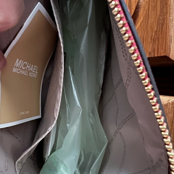 Michael Kors - Picture 2 of 6